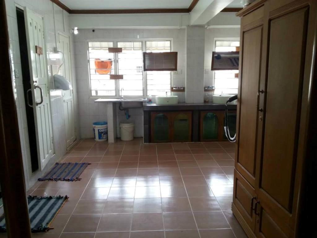 Chan Myae Guesthouse Γιανγκόν Δωμάτιο φωτογραφία