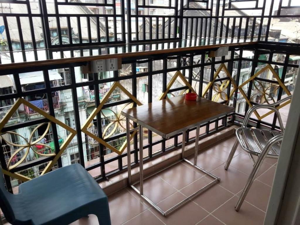 Chan Myae Guesthouse Γιανγκόν Εξωτερικό φωτογραφία