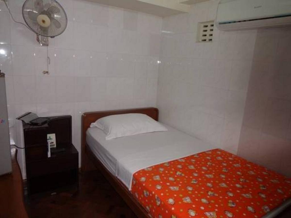 Chan Myae Guesthouse Γιανγκόν Δωμάτιο φωτογραφία