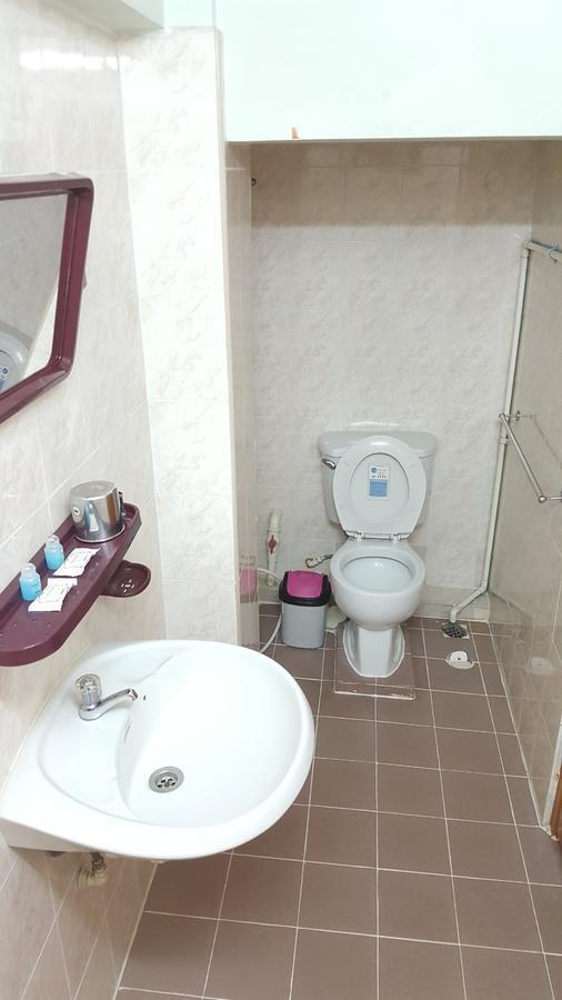 Chan Myae Guesthouse Γιανγκόν Εξωτερικό φωτογραφία