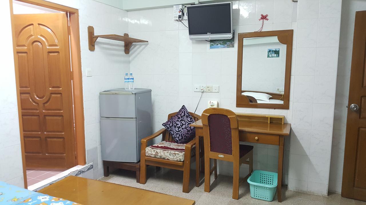 Chan Myae Guesthouse Γιανγκόν Εξωτερικό φωτογραφία