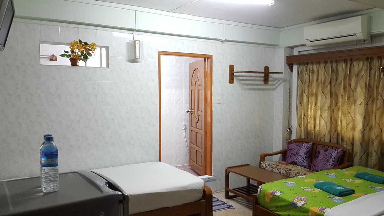Chan Myae Guesthouse Γιανγκόν Εξωτερικό φωτογραφία