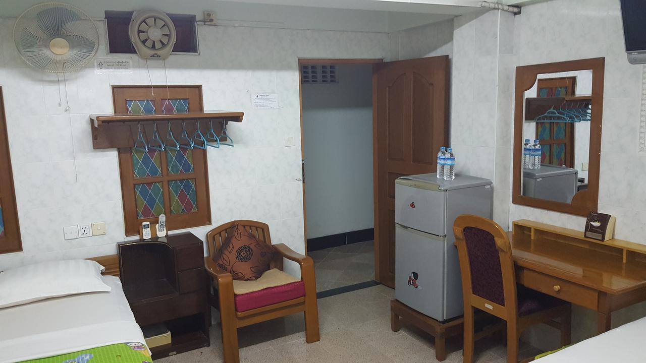 Chan Myae Guesthouse Γιανγκόν Εξωτερικό φωτογραφία